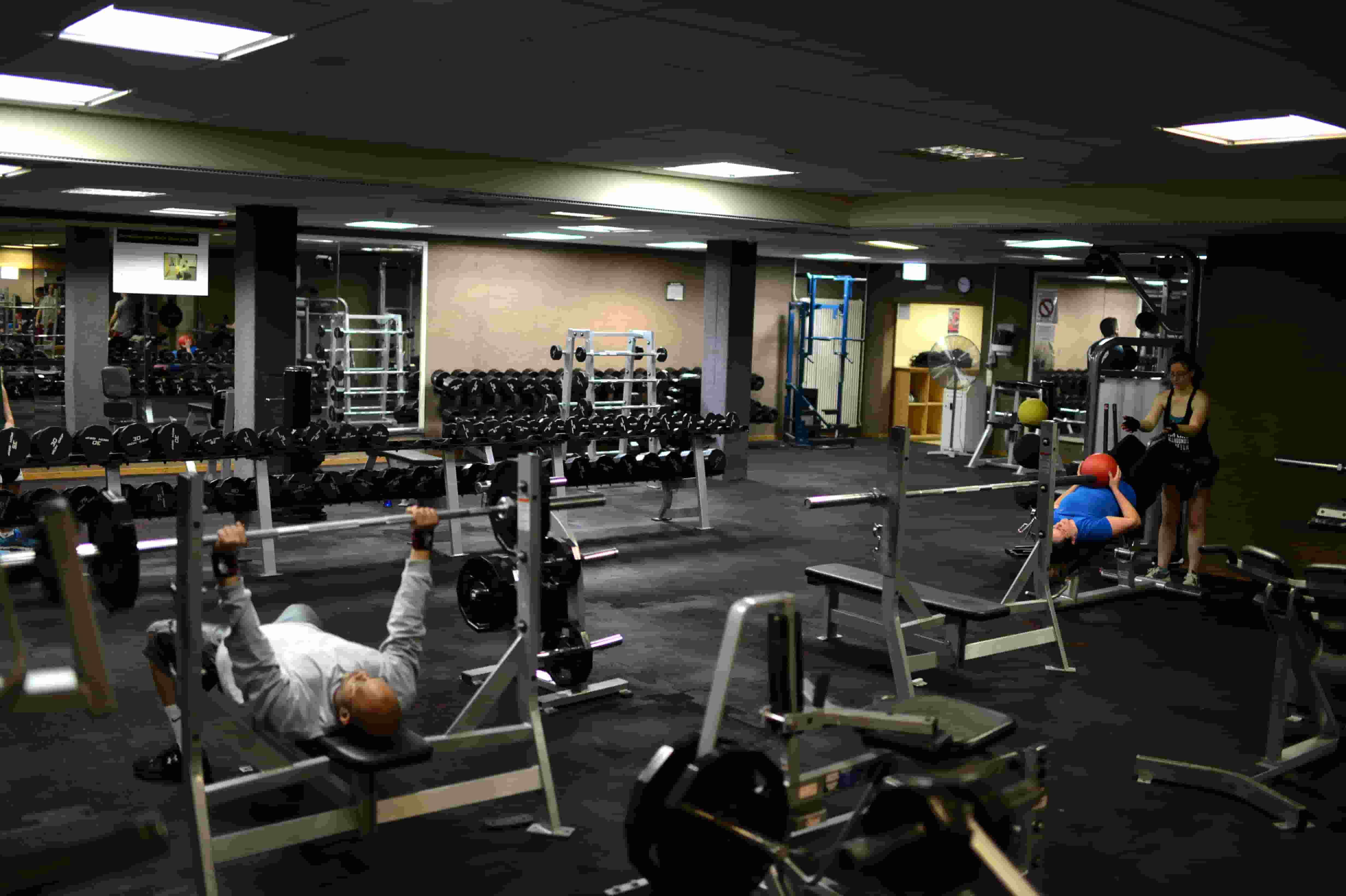 সাতটি ব্যায়াম আপনাকে দ্রুত পেশী তৈরি করতে এবং একটি দুর্দান্ত শরীর অর্জন করতে সহায়তা করে